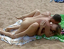 Sexy Couple Is Posing Naked In The River