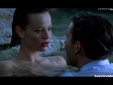 Joanna Going,  Samantha Mathis In How To Make An American Quilt (