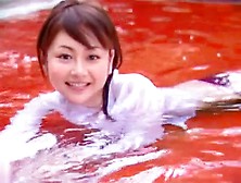 Sugihara Anri In The Pool