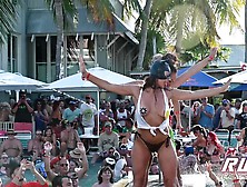 Naked Pool Party Sluts Booty Shake Contest