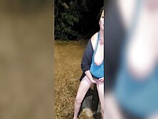 Hoe Gets Off Into A Outside Park - Rosybody