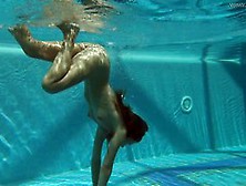 Wet Irina Russia Shows Sexy Body Underwater