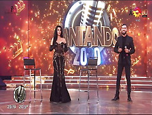 Escotazo Y Descuido De Charlotte Caniggia En Cantando 2020