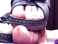 Gf Into Sandals Grind The Dick With The Sole On The Milking