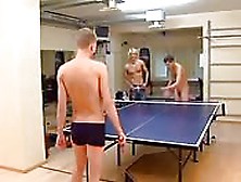 Drei Geile Männer Und Eine Tischtennisplatte