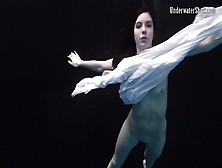 Sexy Andrejka Does Astonishing Underwater Moves