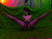 Erotic Burlesque Girl Dancing Naked And Wiggling It (Psychedelic)