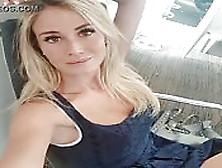 Compil' De Selfie Avec Une Beauté Blonde
