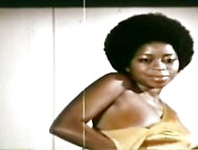 Minouche Bary In Massagesalon Der Jungen Mädchen (1972)