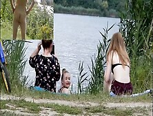Grazydaisy73, Flashes 3 Hot Girls At A Public Lake