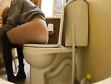 Lovely Round Ass Girl Pooping In The Toilet