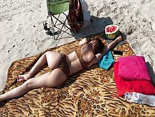 Swindle A Stranger On The Beach For Blowjob