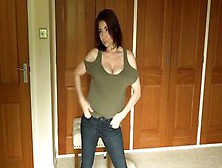 Tara Tainton - Mom's A Jeans Model