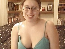 I’M A Busty Webcam Tramp Showing Off