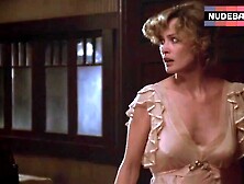 Jessica Lange Decollete – The Postman Always Rings Twice