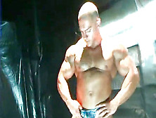 Bodybuilder Muscle Adore - Beto