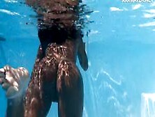 Venezuelan Beauty Alluring Underwater Showcase