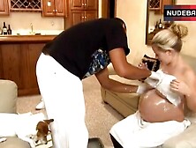 Pregnant Kendra Wilkinson Shows Tits – Kendra