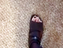 Giantess Creaking The Floor Walking Around In Sandals