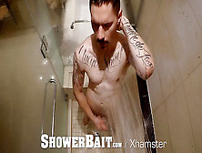 Showerbait Taut Culo Boink With Str8 Zak Bishop And Vincent
