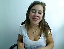 Sexy Girl Gets Dirty On The Webcam