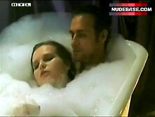 Bojana Golenac Naked In Bath – Maximum Speed - Renn' Um Dein Leben!