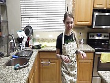 Zelda Doing The Dishes Then On Her Knees To Suck It