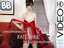Kate-Anne - Im Your Birthday Present - Boppingbabes