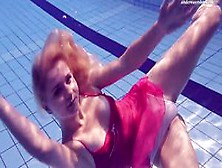 Russian Hot Girl Elena Proklova Swims Naked