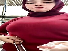 Bokep Indo Nemenin Tante Kimora Tembem Gurih Masak Di Dapur
