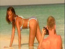 Tyra Banks - Sexy Swimsuit Compilation