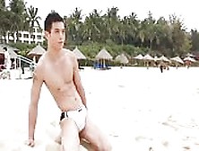Espectacular Modelo Chino En La Playa