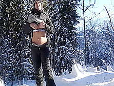 Teen Public Flash In Snowboard In Mountain - Flash A La Neige Vicalouqua Vic Alouqua 720P