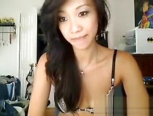 Horny Asian Cutie Squirts