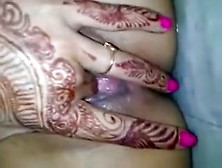 Newly Wed Mehdi Bhabhi Fingering