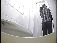 Amateur Girl Shitting In Toilet Slowly