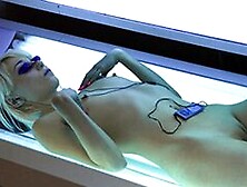 Mofos - Sexy Mortta Cox In The Tanning Booth
