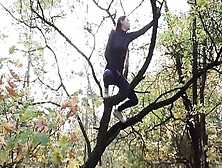 Women Masturbates On A Tall Tree Into A Outdoor Place - Dyke-Illusion