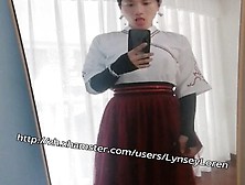 Miss Lyn Performs Masturbation In Han Costume