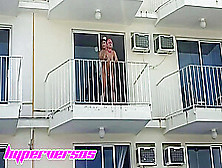 Parejita Caliente Se Pone A Fol R En El Balcon Del Hotel En Acapulco,  La Camarera Se Da Cuenta Y No Les Dice Nada 9 Min