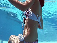 Long Haired Astonishing Latina Babe Andreina Underwater