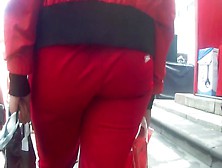 Touch Big Ass Milf In Sweat Pants