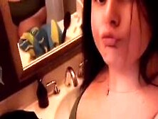 Hannah Showing Off Her Green Bikini In The Bathroom (Loop)