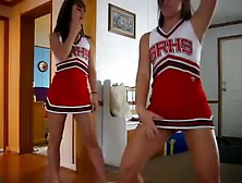 Hot Cheerleader Teens Twerk