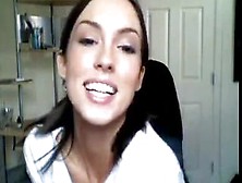 Wunderschöner Amateur Teenie Strippt Vor Webcam