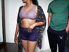 පොඩි පොලු වලට ආස ලොකුපුංචි Sri Lankan New Sex Make Cum On Her Body After Fuck With Her 