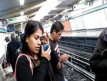 Chica Morena En El Metro,  Que Hermosa Eres