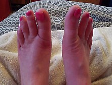 Mesmerised By My Pretty Pink Toes - Tacamateurs