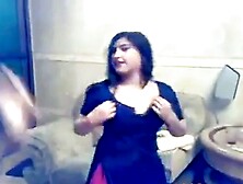 Muslim Girl Performing In Private Mujra