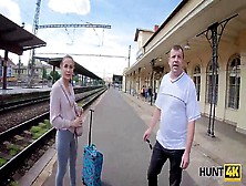 Hubby Watches How His Lassie Blows Strangers